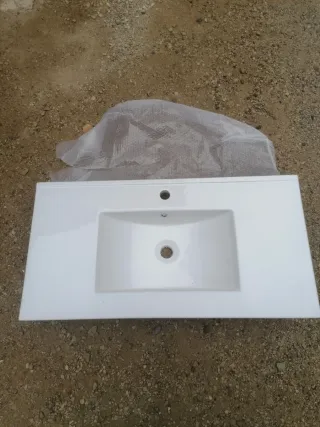 Lavabo de cerámica blanco