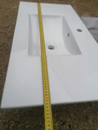 Lavabo de cerámica blanco