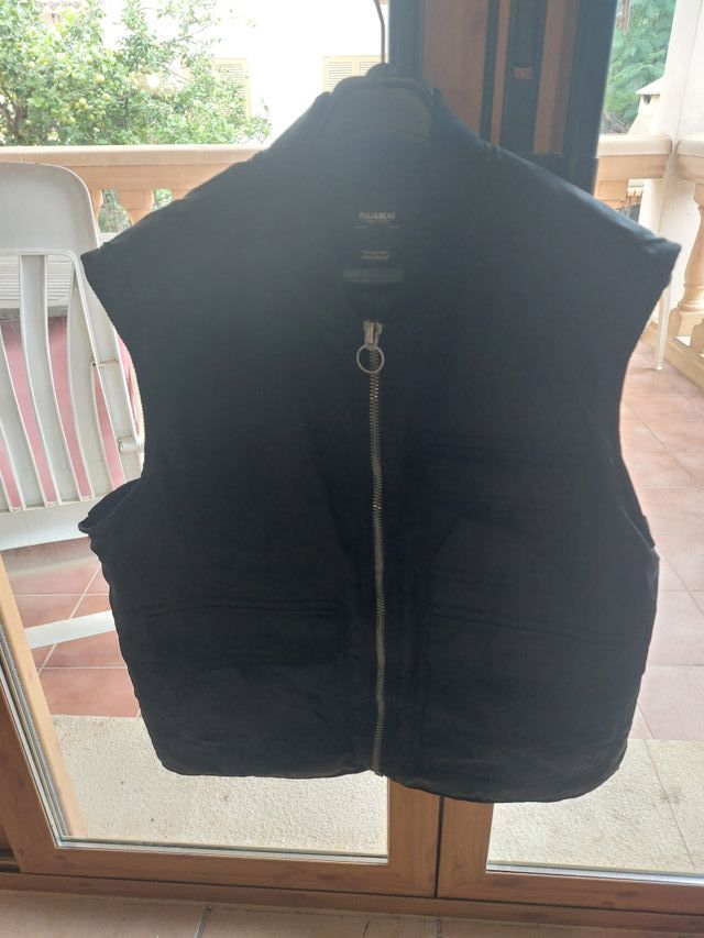 Chaleco negro Pull Bear M