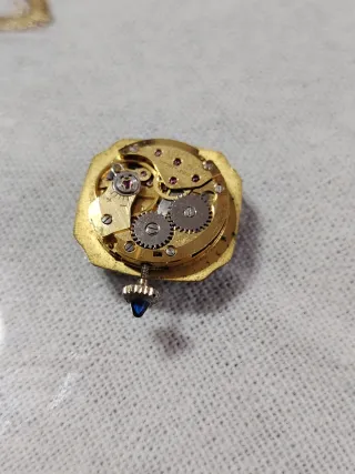 Reloj Bulova vintage cuerda manual mujer