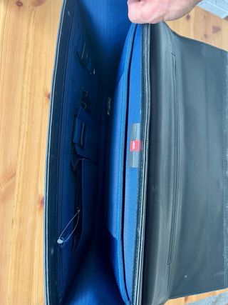 Maletín Delsey Cuero Negro y Azul