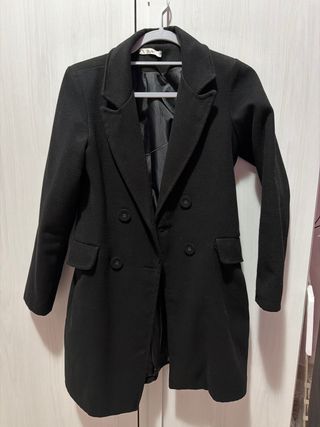 Cappotto nero doppiopetto
