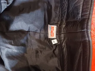 Traje de cuero para moto.