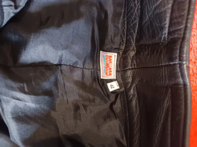 Traje de cuero para moto.