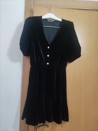Vestido Zara terciopelo botones circonita