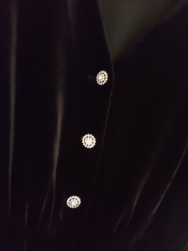 Vestido Zara terciopelo botones circonita