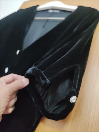 Vestido Zara terciopelo botones circonita