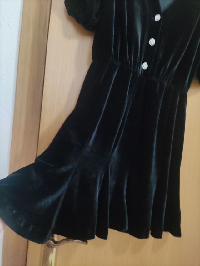 Vestido Zara terciopelo botones circonita