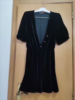 Vestido Zara terciopelo botones circonita