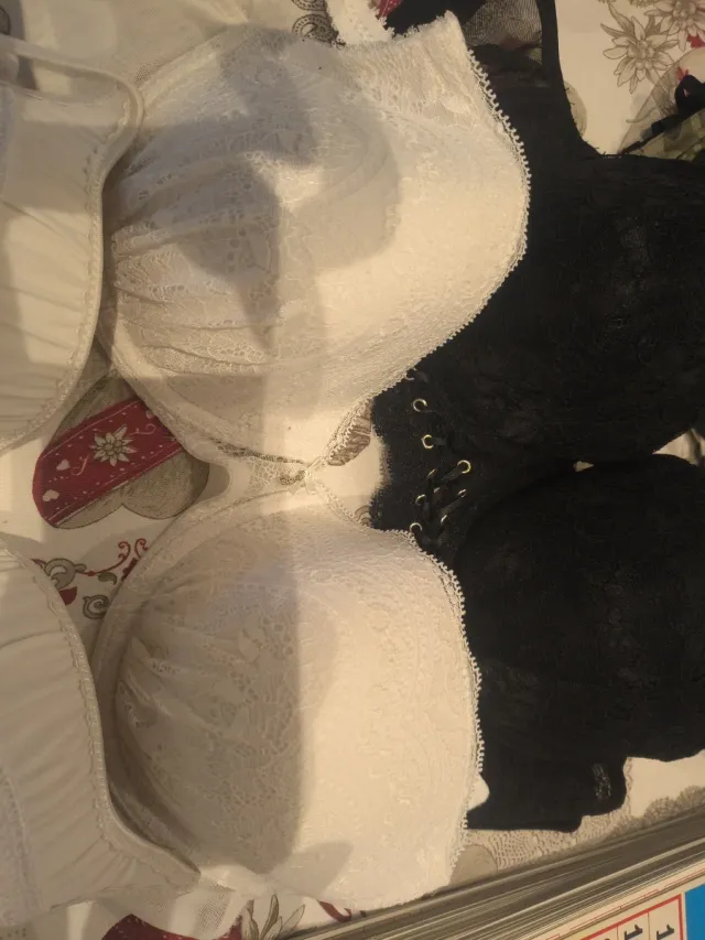 Reggiseni bianchi vari 5 misura