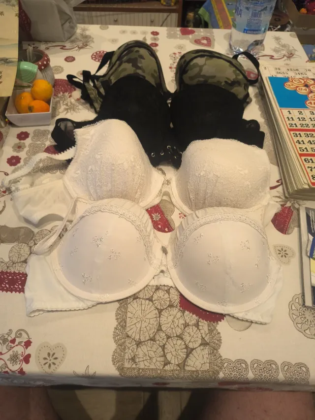 Reggiseni bianchi vari 5 misura