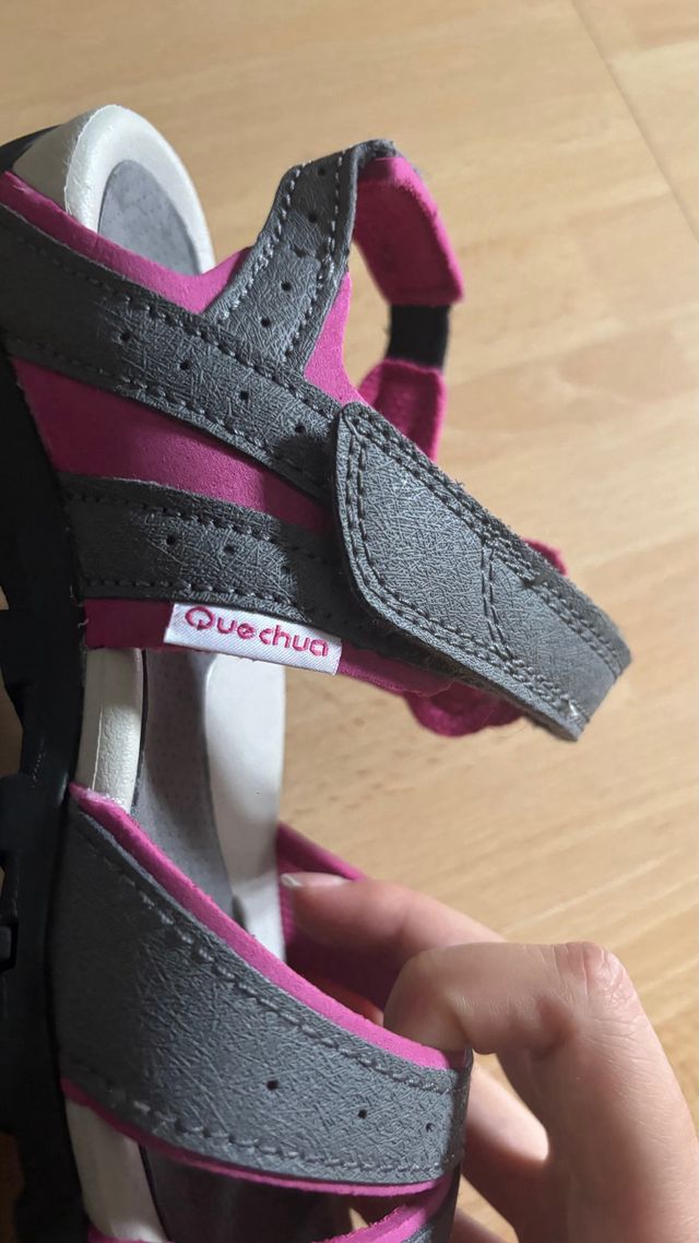 Sandalias Quechua niña grises y rosas
