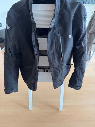 Chaqueta de moto negra