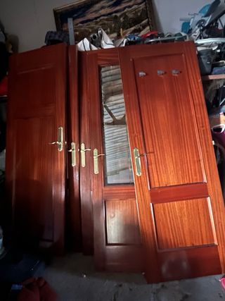 7 Puertas de Madera Maciza.  3