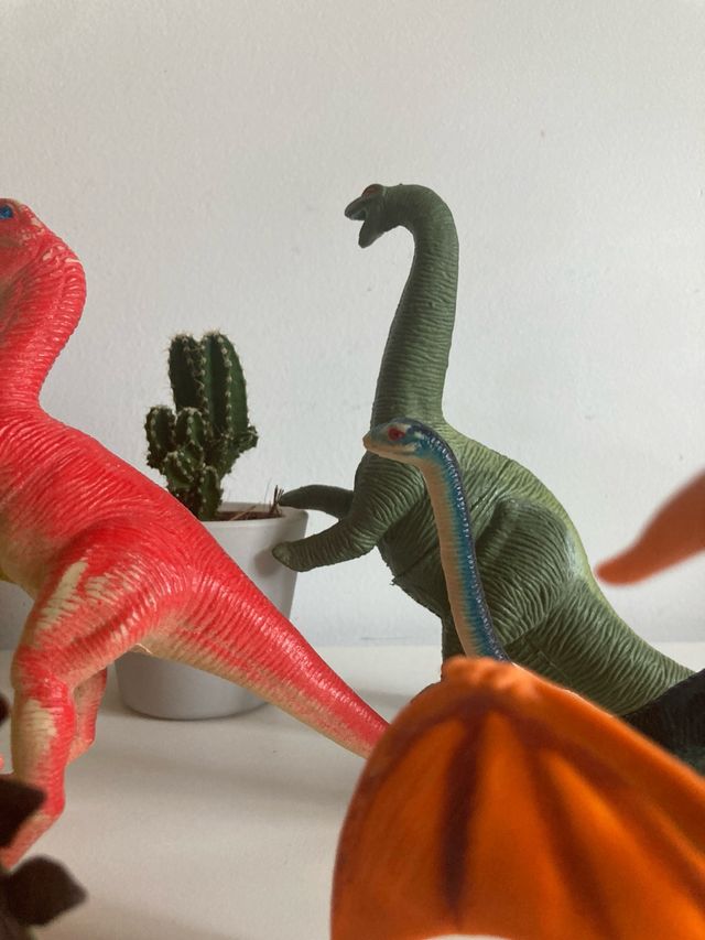 Lote de dinosaurios de juguete