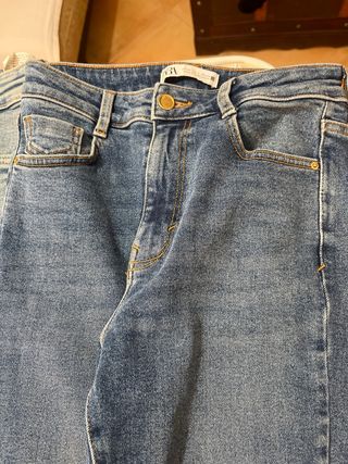 Pantalones vaqueros Zara azules