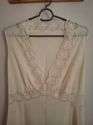 Conjunto camisón y bata encaje beige