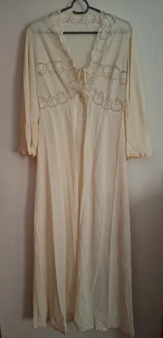 Conjunto camisón y bata encaje beige