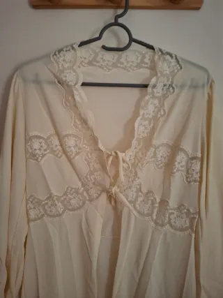 Conjunto camisón y bata encaje beige