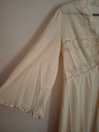 Conjunto camisón y bata encaje beige