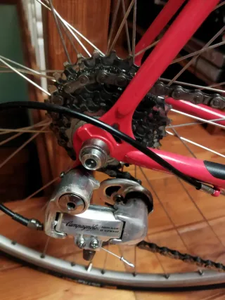 Bicicleta de carretera Massi Roja