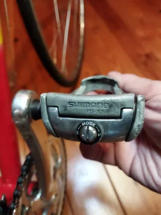 Bicicleta de carretera Massi Roja