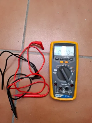 Multímetro HT401