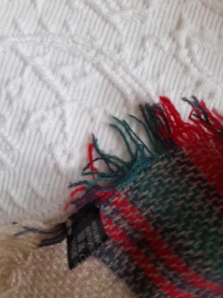 Bufanda de cuadros verde y roja