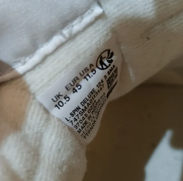 Zapatillas Lacoste Beige y Negras