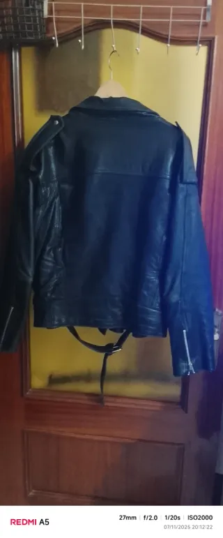 Chaqueta de cuero negra