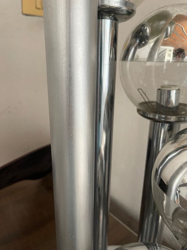 2 Lâmpadas esféricas modernas