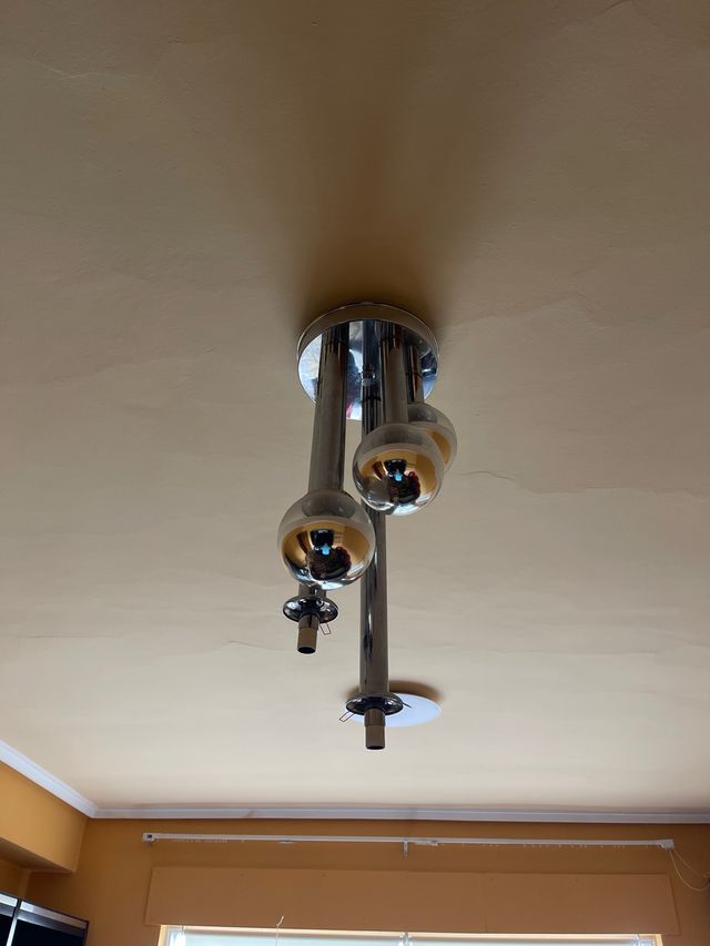 2 Lâmpadas esféricas modernas