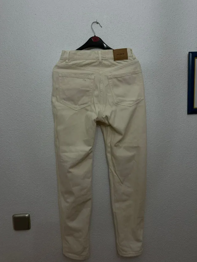 Pantalones beige