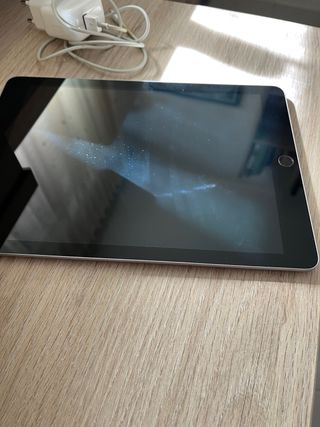 iPad 6ª Gen 9.7 (2018) Plata/Negro