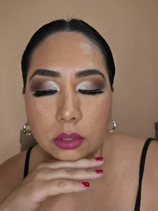 Maquillaje a domicilio + pestañas para cualquier o