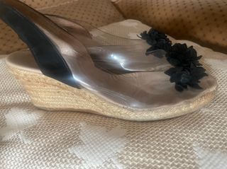 Sandalias Beige y Negras Mujer