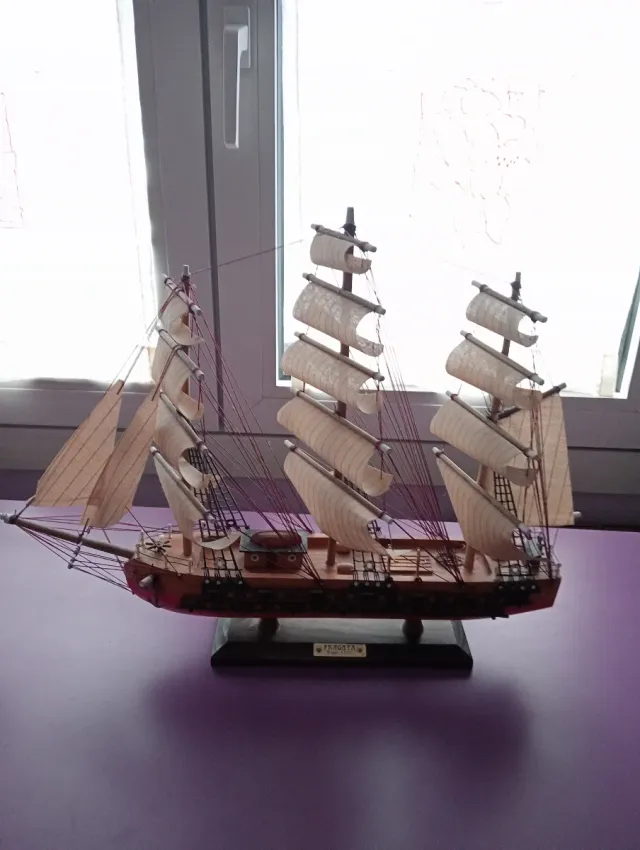 Maqueta Fragata de Madera