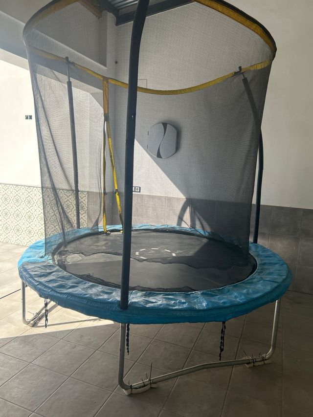 Cama elástica 2,50m con red de seguridad