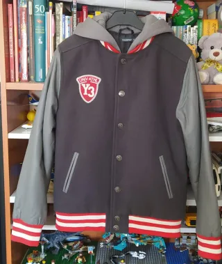 Chaqueta Y- 3 Urbana niño gris y roja Talla 12