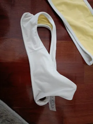 Bikini amarillo y blanco