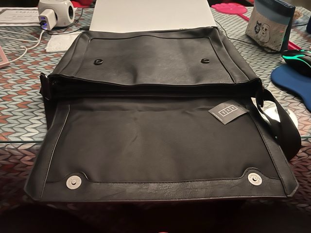 Bolso de Hombro Negro para Hombre