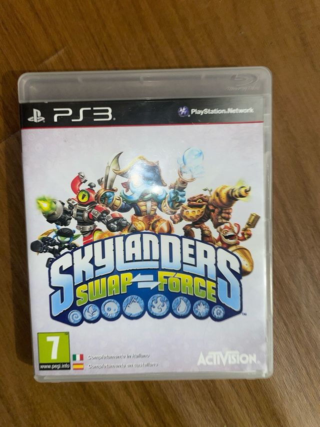 Lote 4 Juegos PS3: FIFA 10, 11 y PES 2011 y skylan