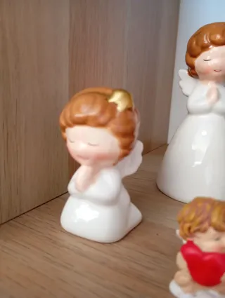 Angelo in porcellana cm 8