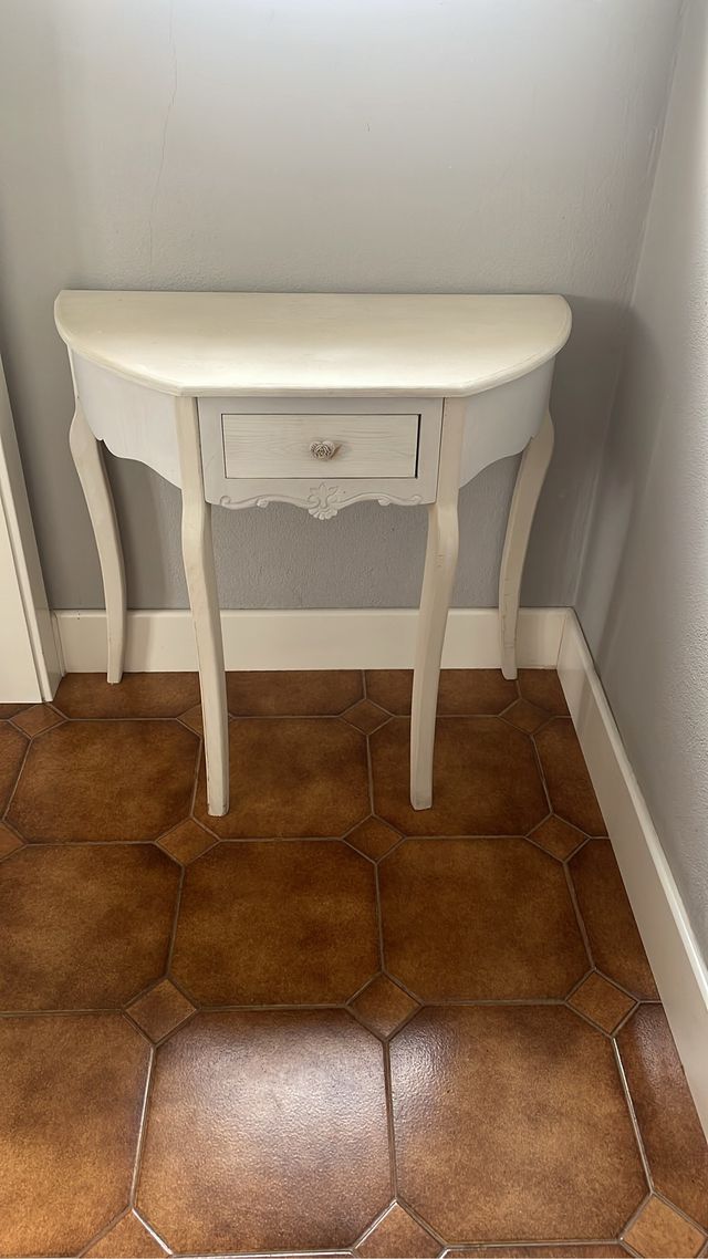 Mesa de rincón blanca de madera