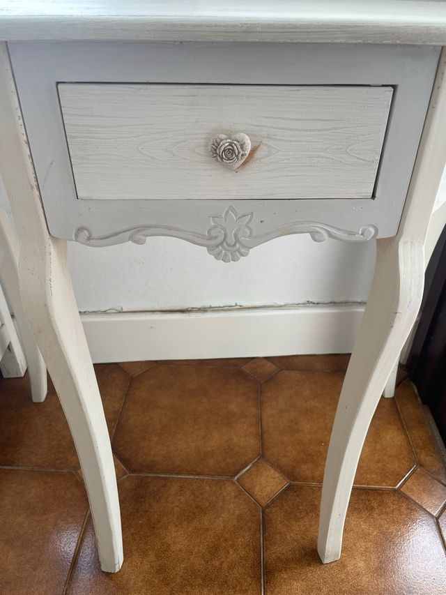 Mesa de rincón blanca de madera