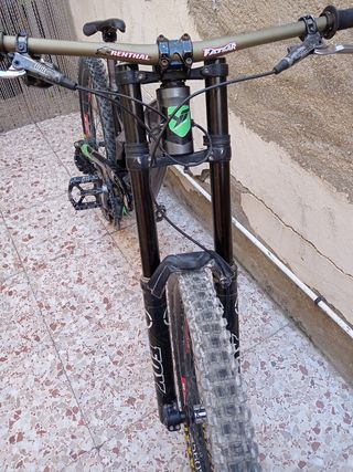 YT Tues 2.0 Bicicleta Descenso