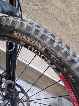 YT Tues 2.0 Bicicleta Descenso