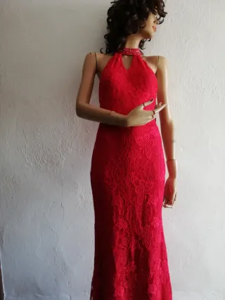 Vestido rojo largo encaje