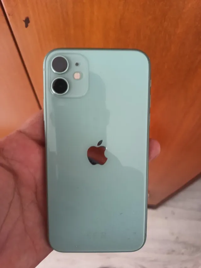 iPhone 11 Apple