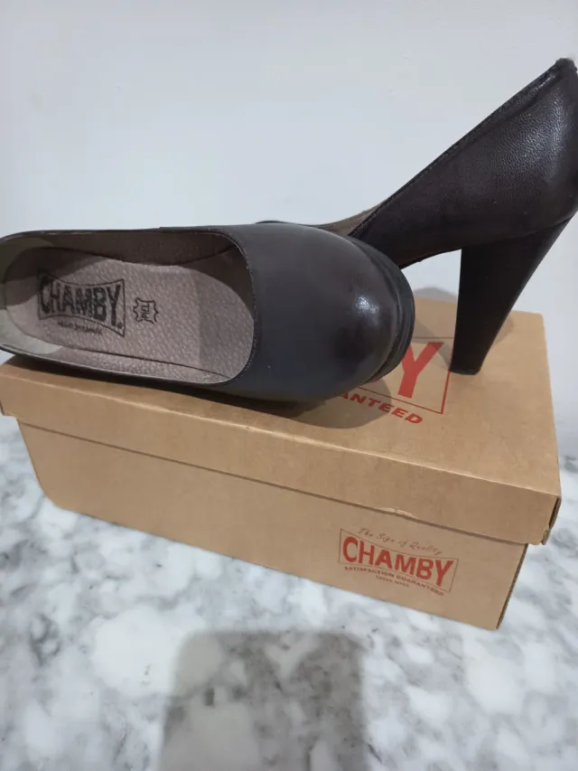 Zapatos de tacón Chamby marrones